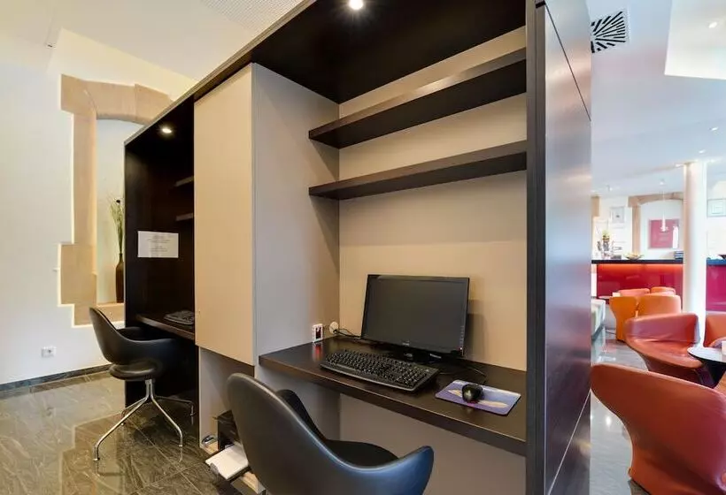 Novina Hotel Tillypark