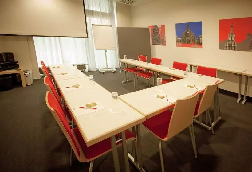 Novina Hotel Tillypark