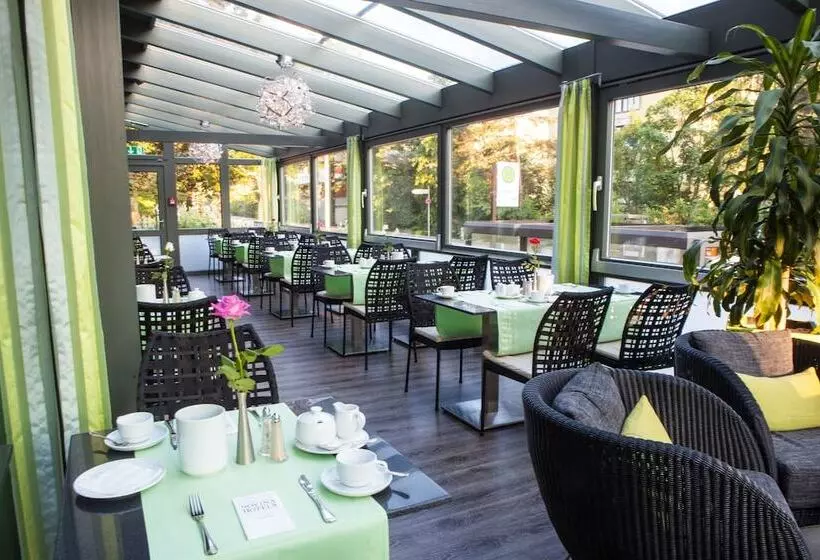 Novina Hotel Tillypark