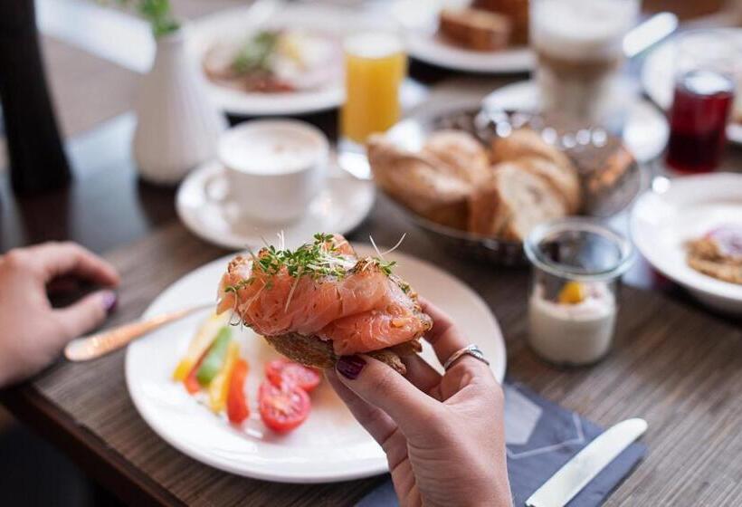 酒店 Das Seepark Wörthersee Resort