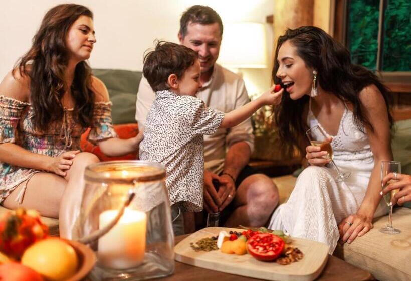 בית מלון כפרי The Canopy Rainforest Treehouses & Wildlife Sanctuary