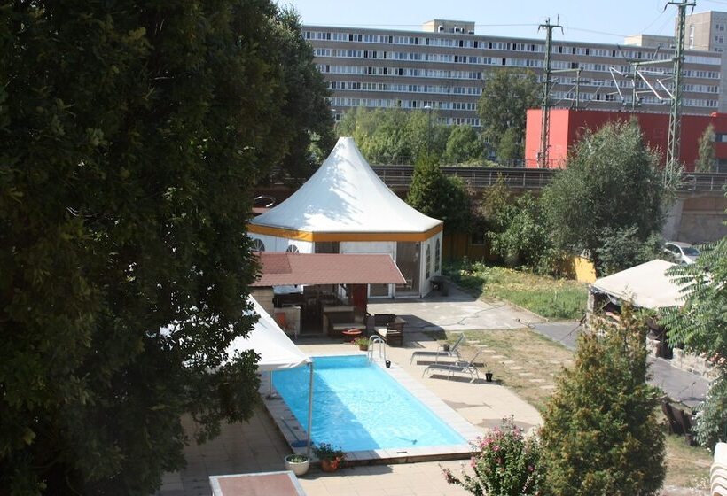 فندق Villa De Baron