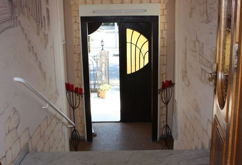 فندق Villa De Baron