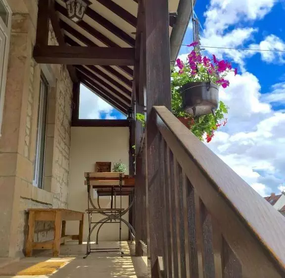 Hotelli La Maison Du Tonnelier   élégance & Tradition Sur La Route Des Grands Crus De Bourgogne