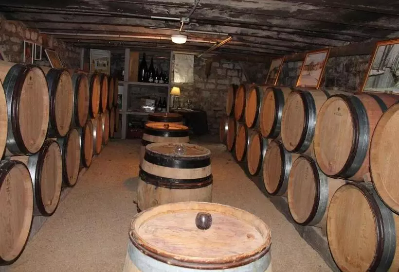 Hotelli La Maison Du Tonnelier   élégance & Tradition Sur La Route Des Grands Crus De Bourgogne