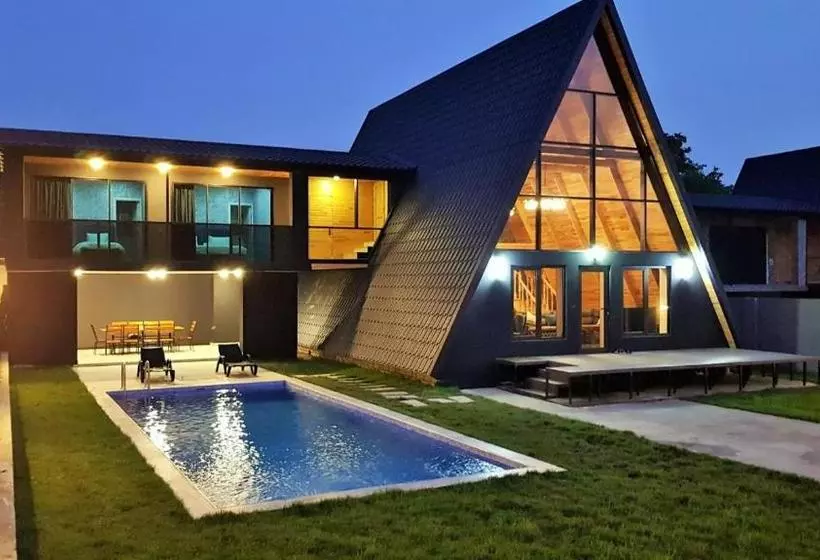 مُتل Qafqaz Wood Chalet