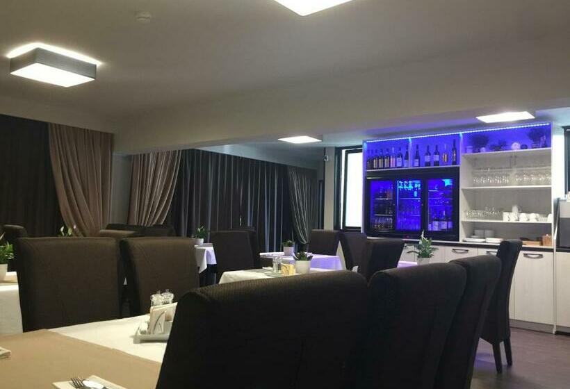 پانسیون Gorgeous Villa