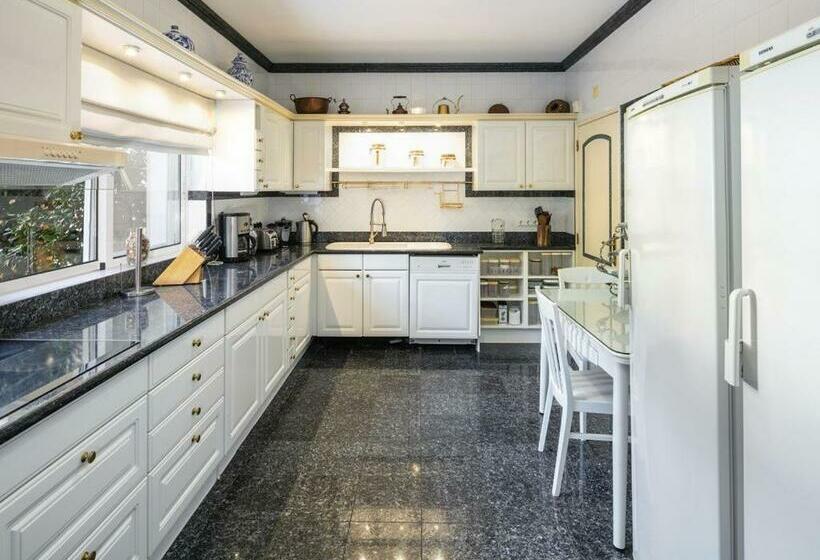 بنسيون Villa Vale De Lapa Amazing Sea Views Heated Swimming Pool Jacuzzi Ac   Stunning House