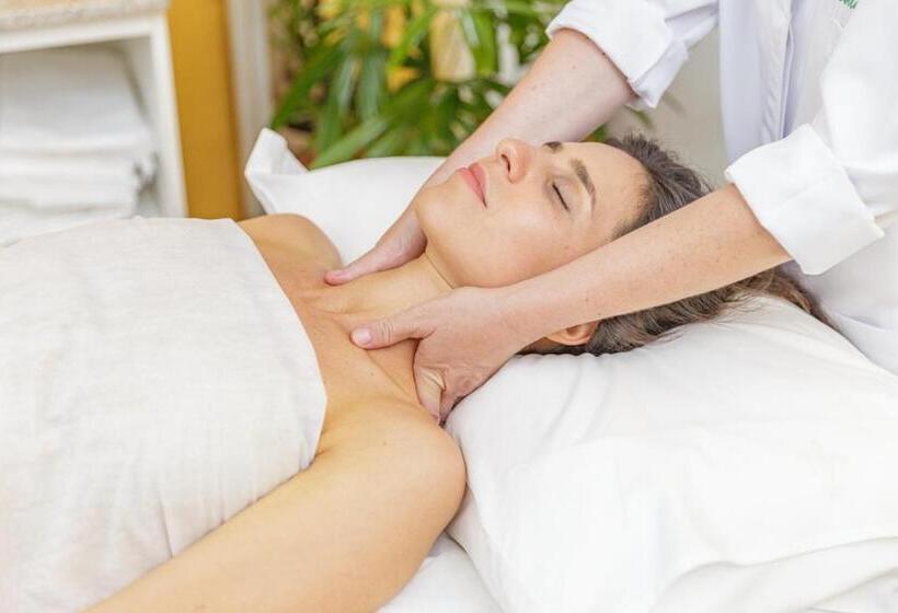 Tri Hotel Le Chateau