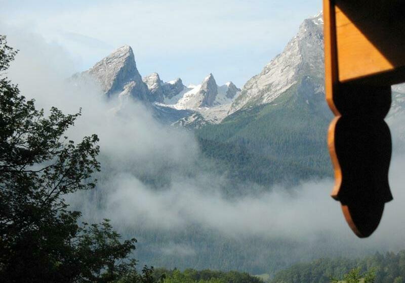 Hotelli Ferienwohnungen Oberthannlehen