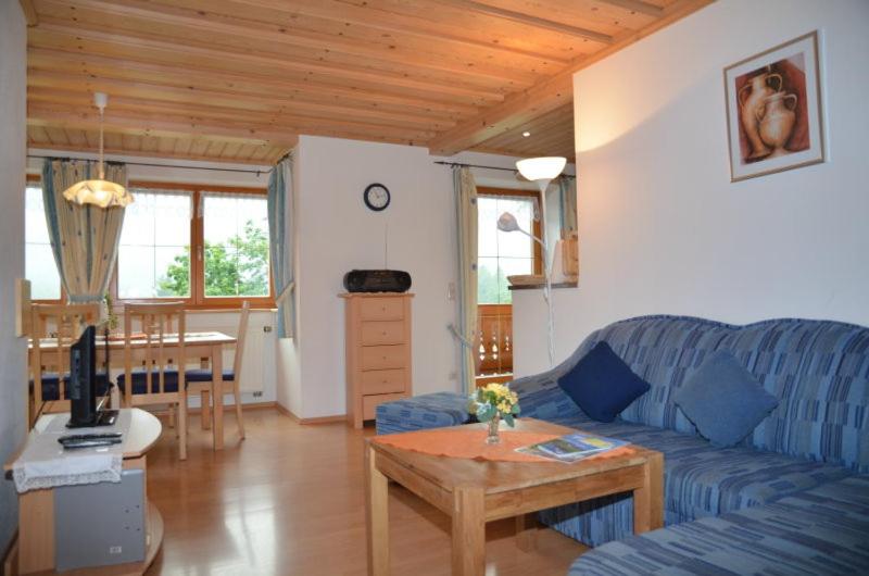 Hotelli Ferienwohnungen Oberthannlehen