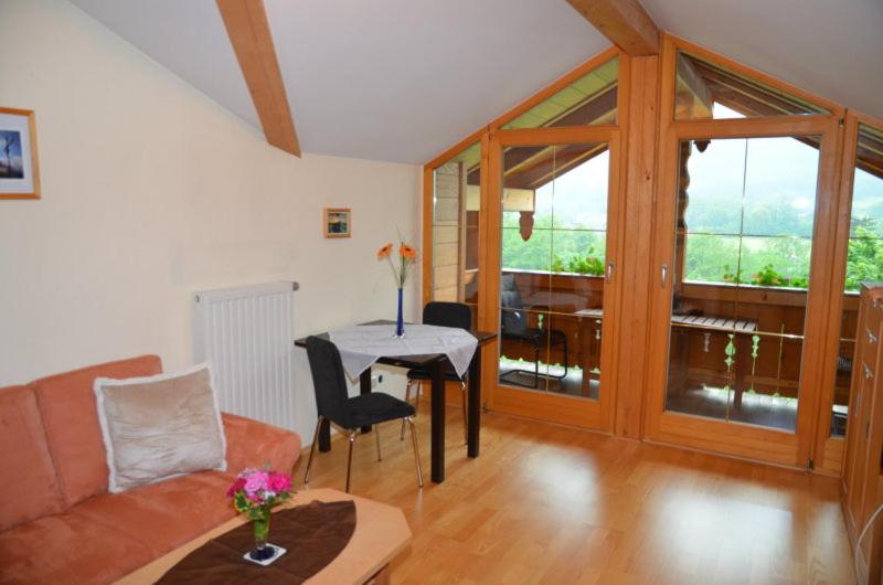 Hotelli Ferienwohnungen Oberthannlehen