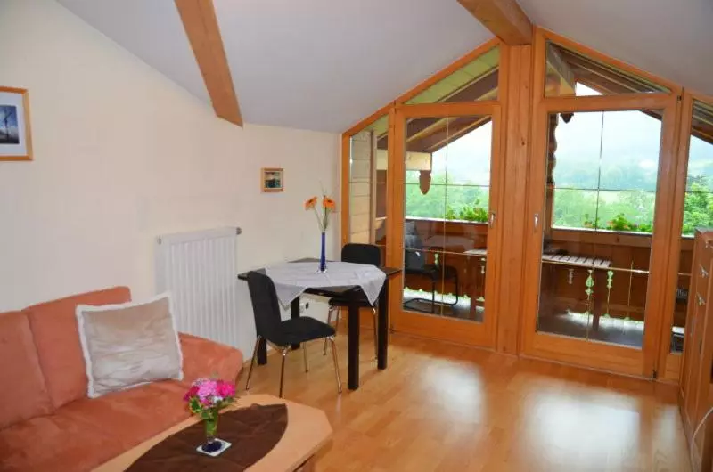 Hotelli Ferienwohnungen Oberthannlehen