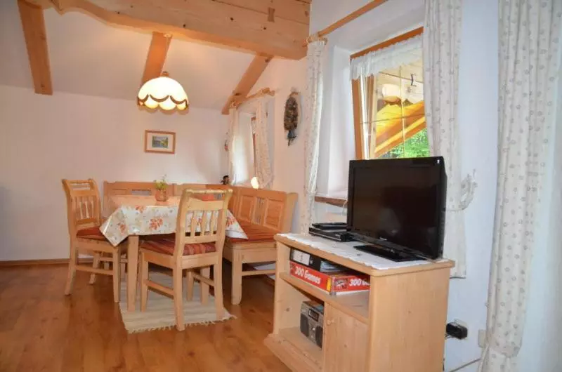 Hotelli Ferienwohnungen Oberthannlehen