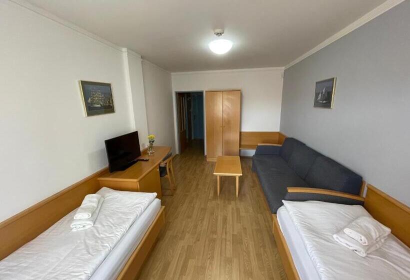 酒店 Laguna & Restaurant