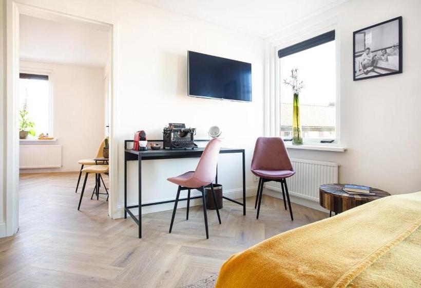 فندق Snouck Van Loosen