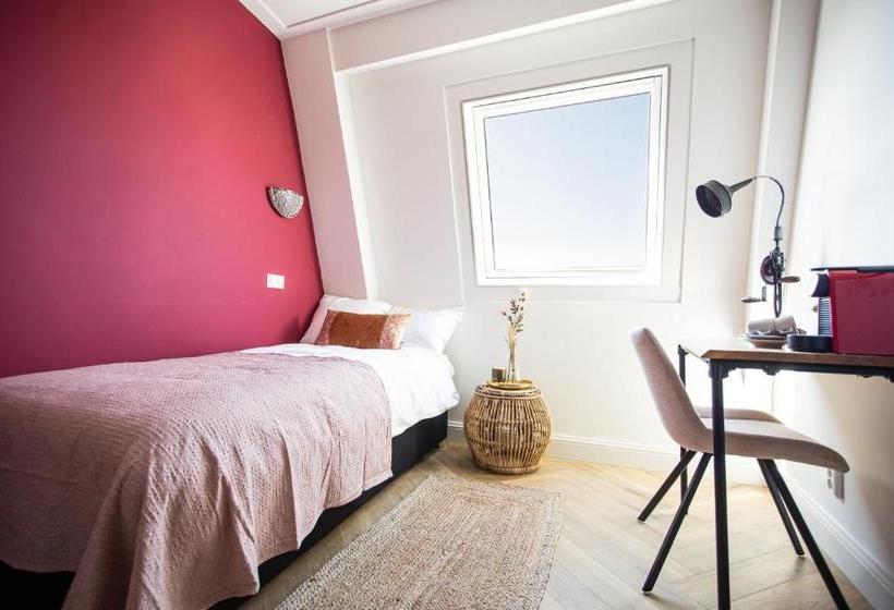 فندق Snouck Van Loosen