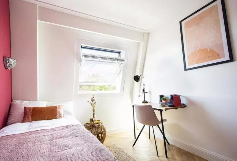 Hotelli Snouck Van Loosen