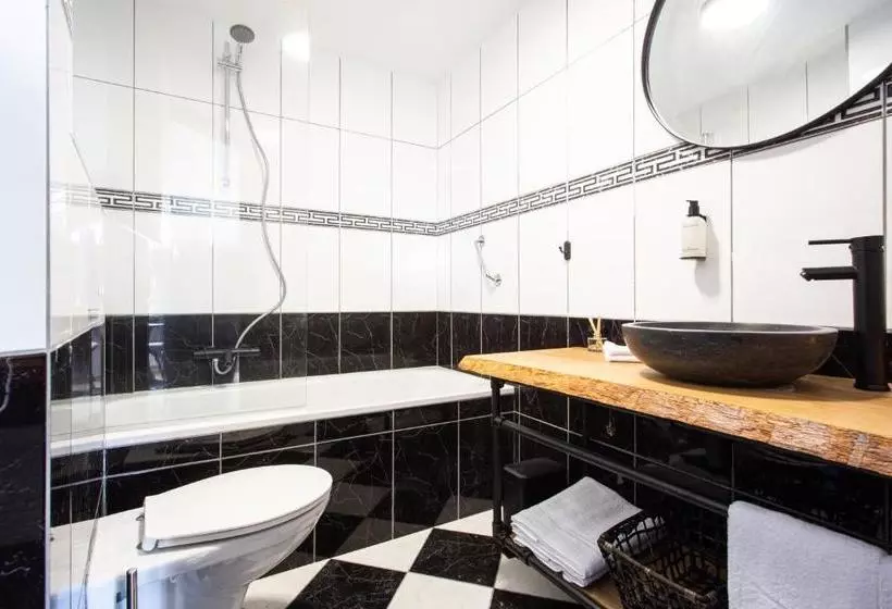 Hotelli Snouck Van Loosen