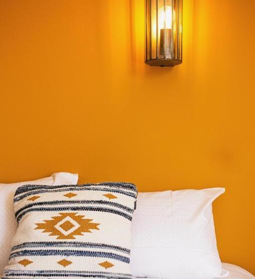 فندق Snouck Van Loosen