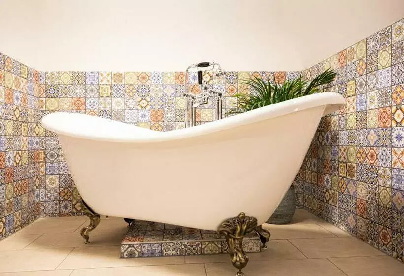 Hotelli Snouck Van Loosen