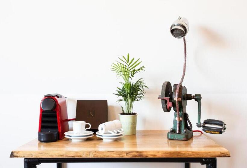 فندق Snouck Van Loosen