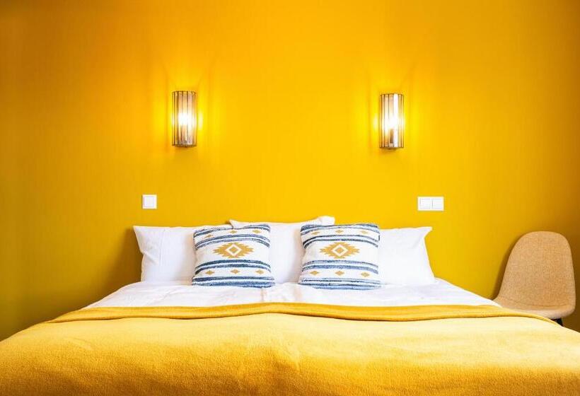 فندق Snouck Van Loosen