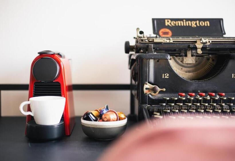 فندق Snouck Van Loosen