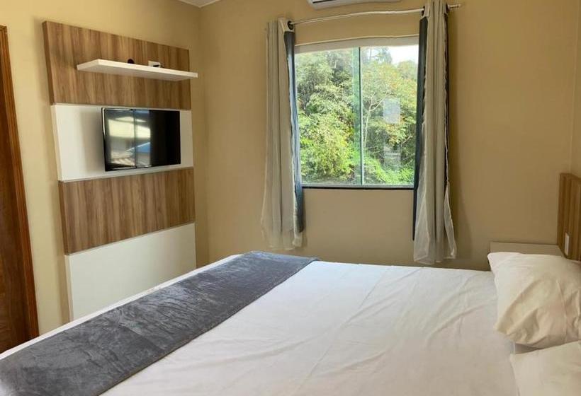 פנסיון Pousada Life