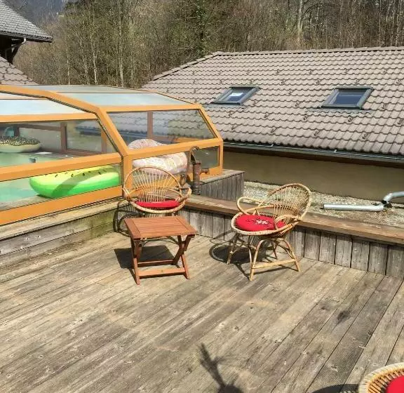 ペンション Room In Guest Room   Chamonix Room For 3 People With A Balcony