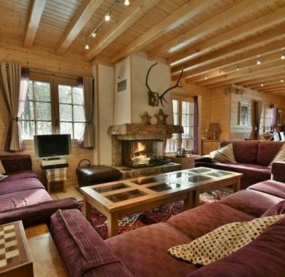 膳宿费 Room In Guest Room   Chamonix Room For 3 People With A Balcony