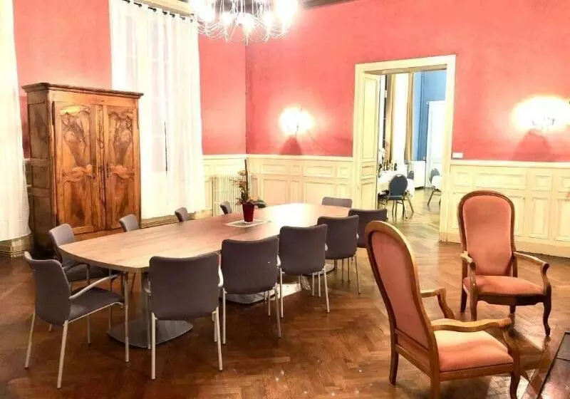 Hotelli Hôtel Particulier Château Des Marais Proximité Et Vue Sur Le Lac De Grand Lieu