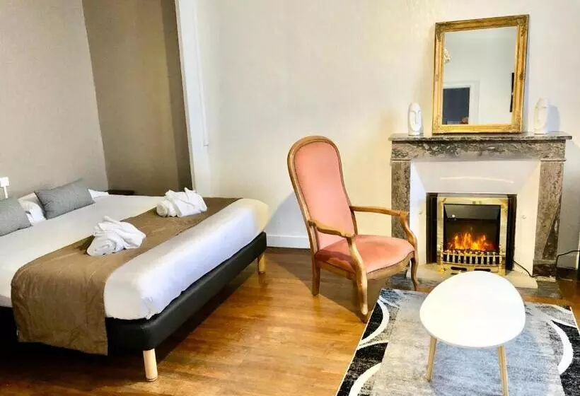 Hotelli Hôtel Particulier Château Des Marais Proximité Et Vue Sur Le Lac De Grand Lieu