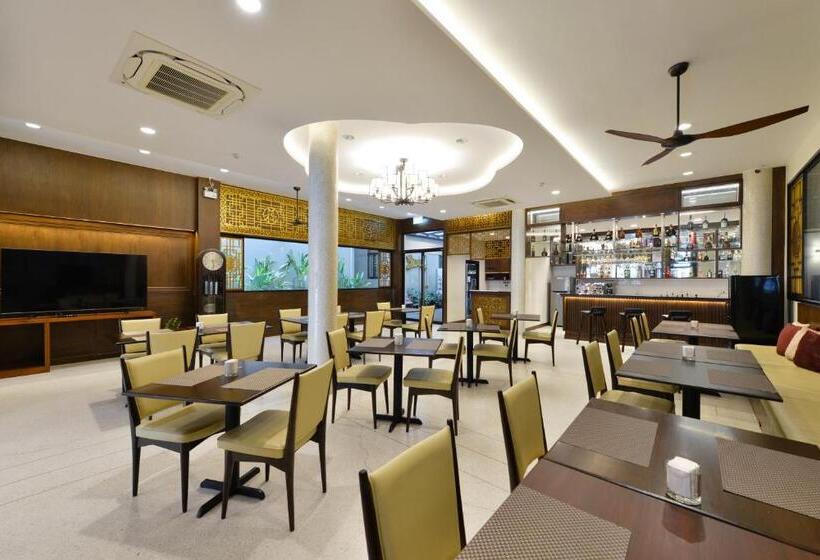 هتل Old Thai Heng