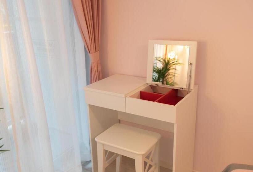 Osaka Sunshine Tower52 L