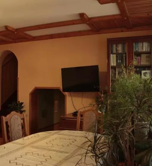 پانسیون Dream House