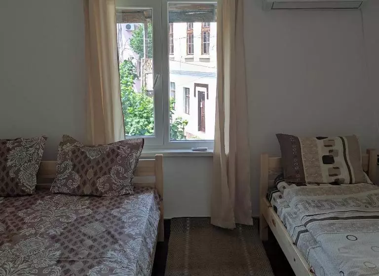 پانسیون Mercury Guest House