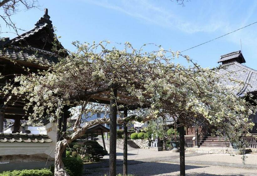 Ryokan Temple Hotel 正暦寺