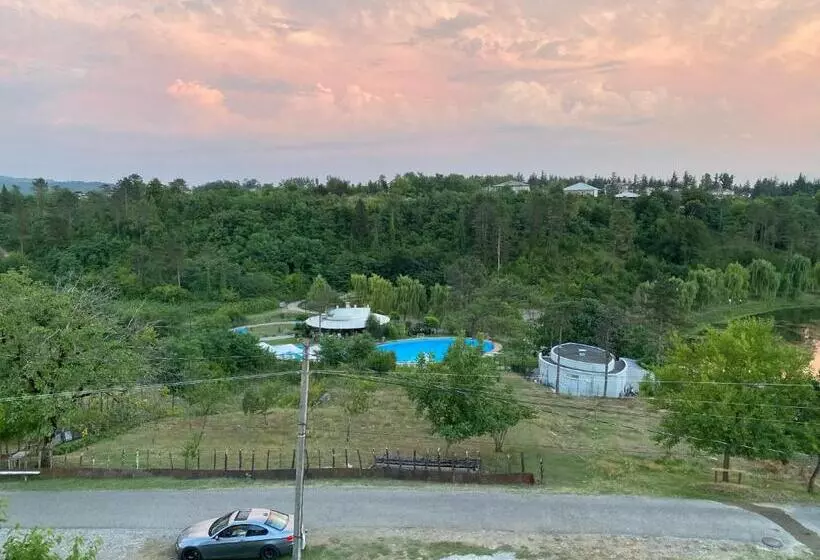 هتل Lake House