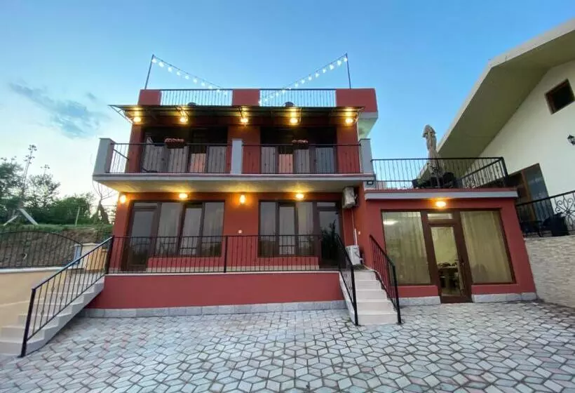 هتل Lake House