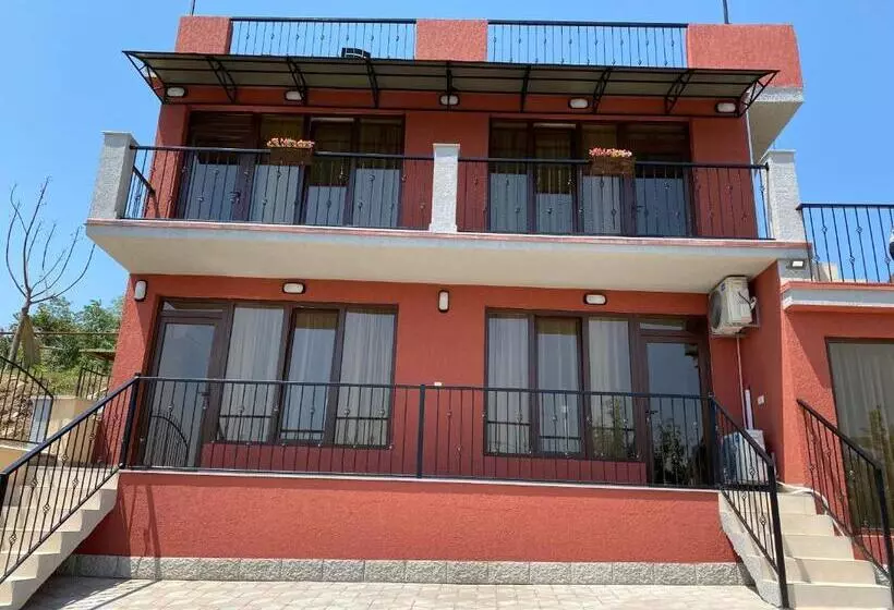 هتل Lake House