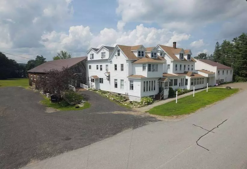 Hotelli Lake Shore Farm Inn