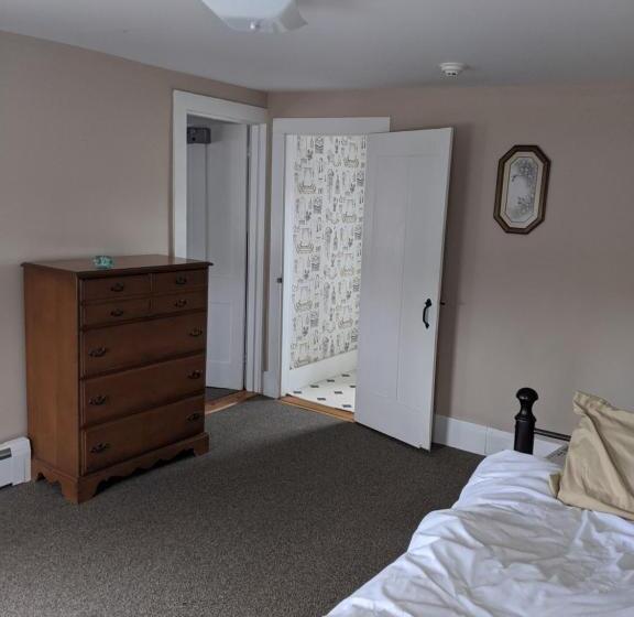 酒店 Lake Shore Farm Inn