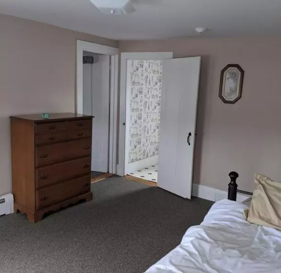 Hotelli Lake Shore Farm Inn