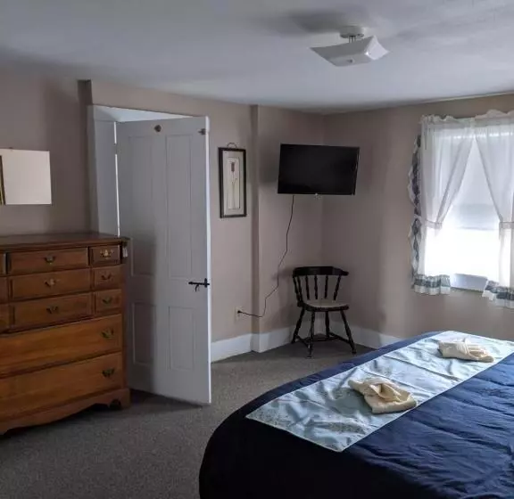 Hotelli Lake Shore Farm Inn