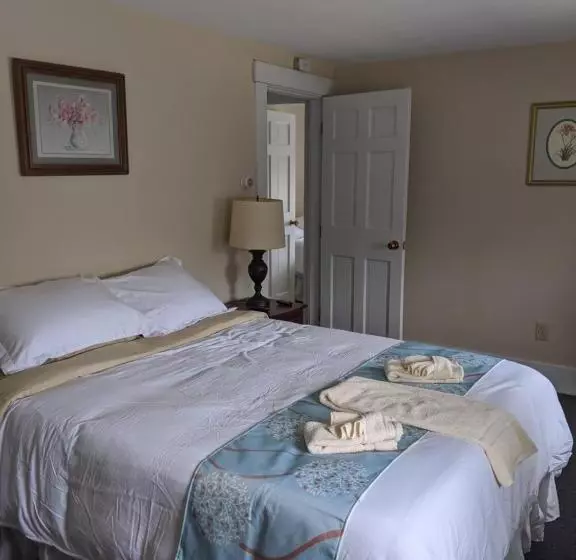 Hotelli Lake Shore Farm Inn