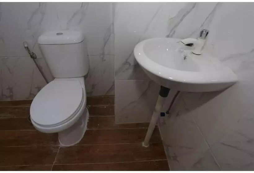 Hotelli Oyo Life 2709 Kost Cirendeu