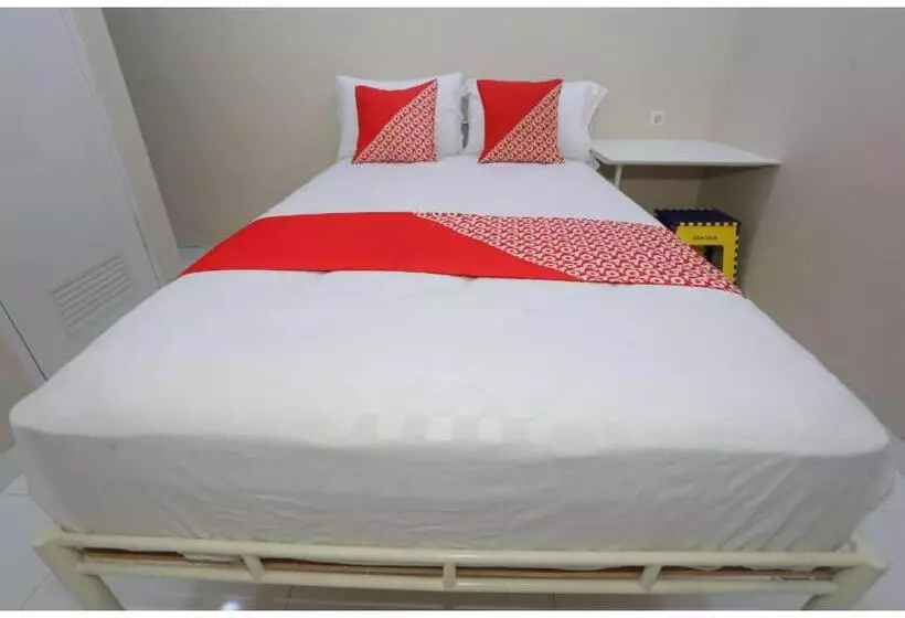 Hotelli Oyo Life 2709 Kost Cirendeu