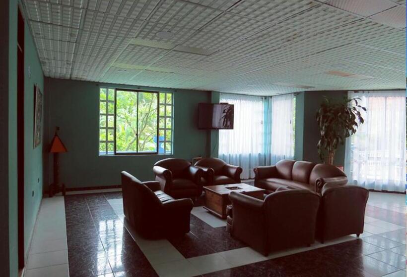 ホテル Villaloren