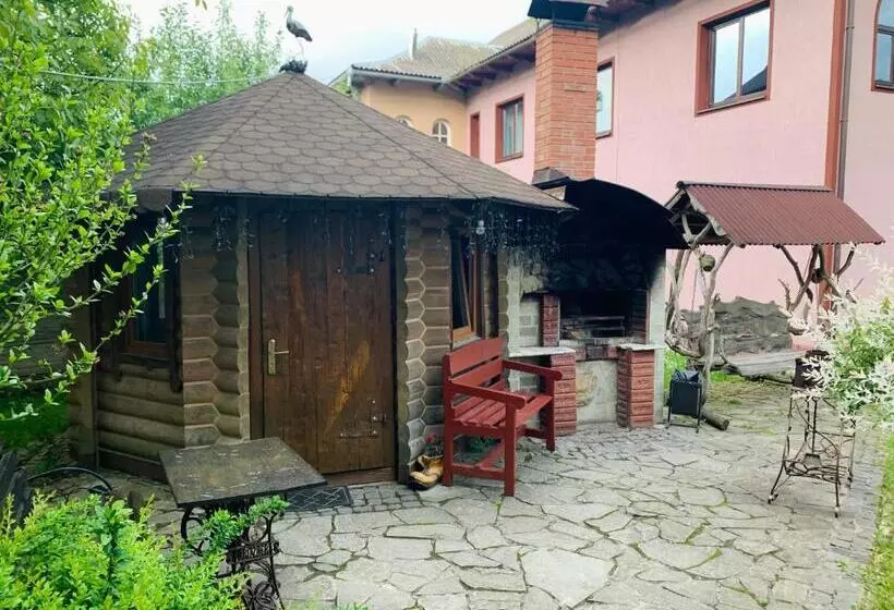 Majatalo бойківчанка